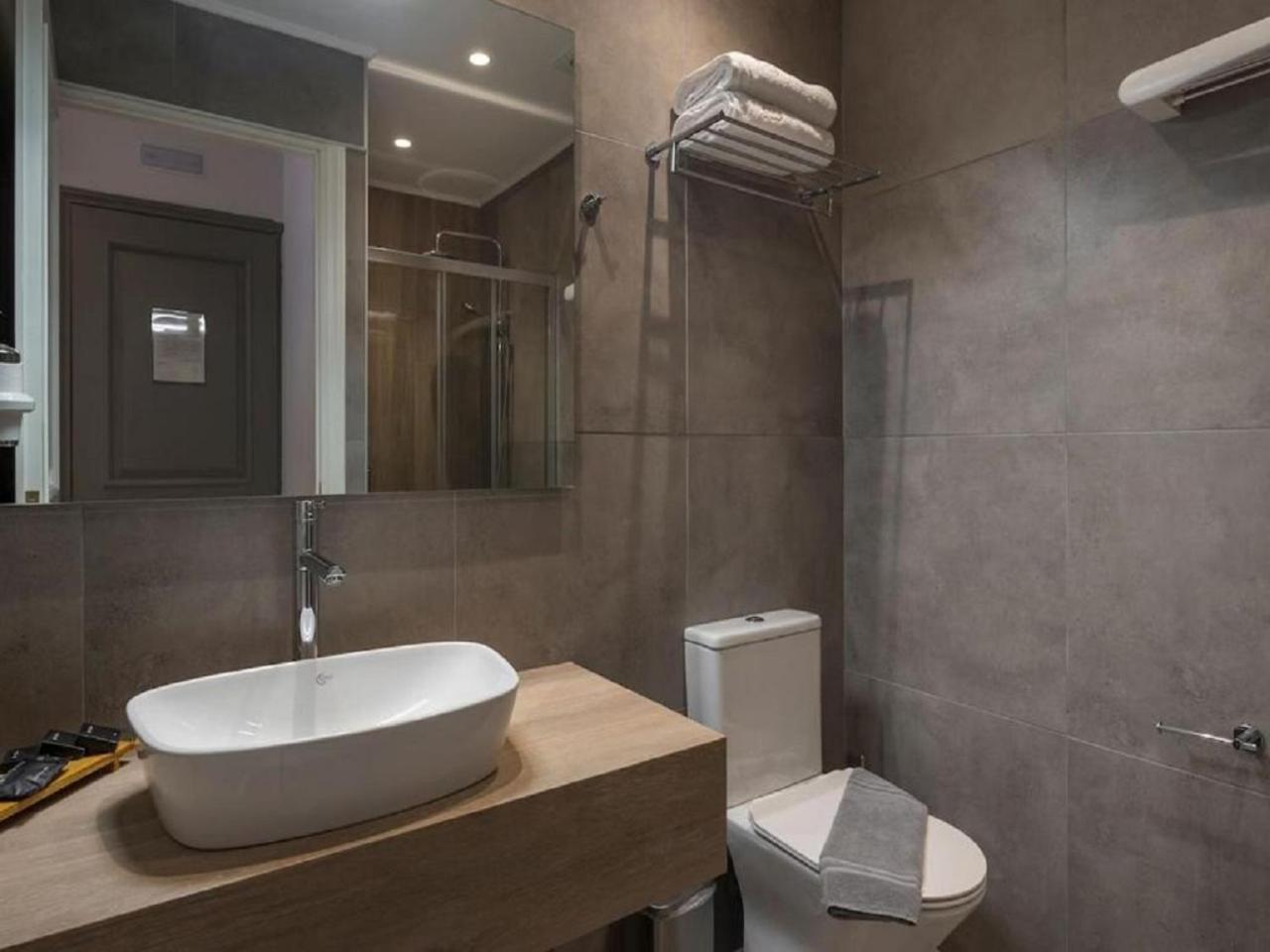 Hotel Aela Grand Near Delhi Airport By La Casa New Delhi Eksteriør billede